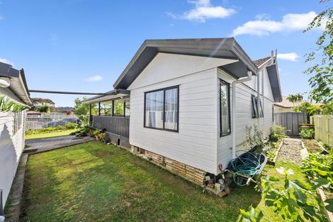 Photo of property in 1/34 Rosemead Place, Randwick Park, Auckland, 2105