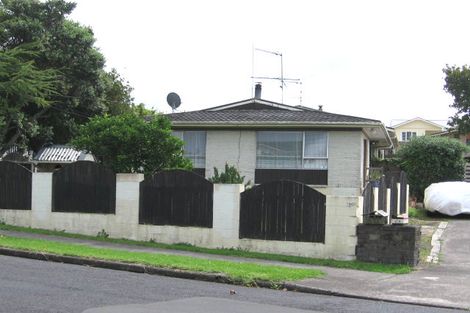 Photo of property in 1/106 Colwill Road, Massey, Auckland, 0614