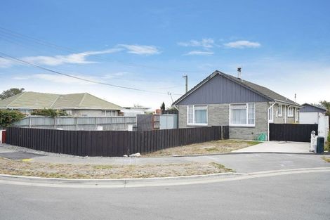 Photo of property in 11 Esk Place, Aranui, Christchurch, 8061