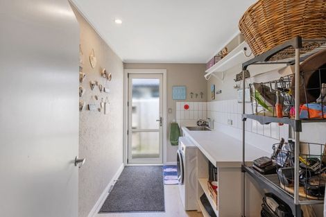 Photo of property in 11 Monaco Grove, Fitzherbert, Palmerston North, 4410