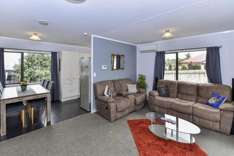 Photo of property in 3a Nerissa Place, Randwick Park, Auckland, 2105