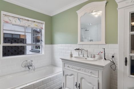 Photo of property in 27 Madill Road, St Andrews, Hamilton, 3200