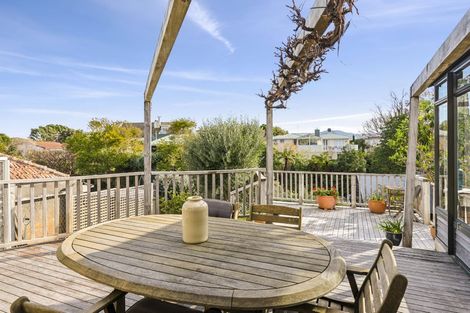 Photo of property in 43 Golf Road, Paraparaumu Beach, Paraparaumu, 5032