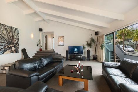 Photo of property in 20 Greenstone Place, Fernhill, Queenstown, 9300