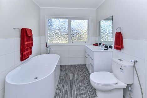 Photo of property in 7 Phoenix Place, Papatoetoe, Auckland, 2025