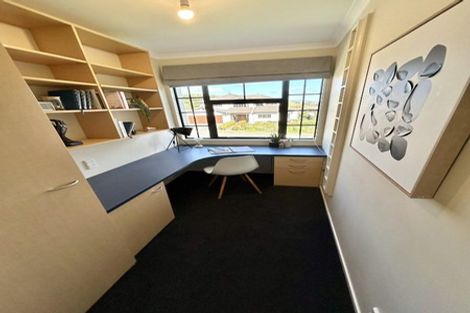 Photo of property in 13 Kilkelly Close, Tawa, Wellington, 5028