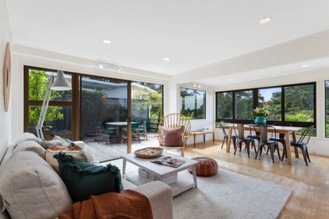 Photo of property in 30 Wernham Place, Northcote, Auckland, 0626