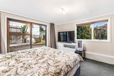 Photo of property in 42 Omata Road, Marfell, New Plymouth, 4310