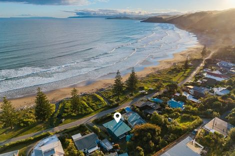 Photo of property in 15 Makorori Beach Road, Makorori, Gisborne, 4073