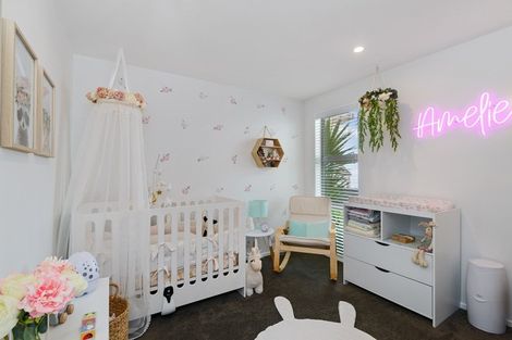 Photo of property in 12 Parkridge Place, Mount Pleasant, Christchurch, 8081