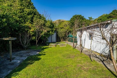 Photo of property in 2 Te Pari Pari Road, Pukerua Bay, 5026