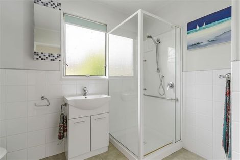 Photo of property in 2/14 Pegler Drive, Howick, Auckland, 2014