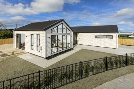 Photo of property in 6 Paihere Street, Huapai, Kumeu, 0810