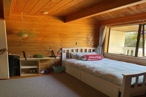 Photo of property in 2 Twin Wharf Road, Herald Island, Auckland, 0618