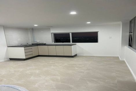 Photo of property in 2/1004 East Coast Road, Northcross, Auckland, 0630