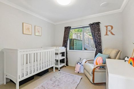 Photo of property in 16 Ted Gilberd Place, Newlands, Wellington, 6037