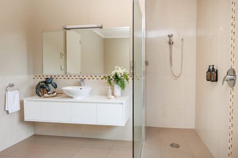 Photo of property in 7 Titirangi Drive, Fitzherbert, Palmerston North, 4471