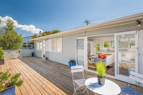 Photo of property in 18 Cassino Street, Bayswater, Auckland, 0622