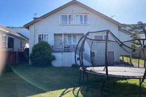 Photo of property in 87 Queens Drive, Lyall Bay, Wellington, 6022