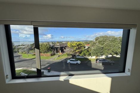 Photo of property in 1 Sandford Street, Campbells Bay, Auckland, 0630