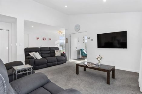 Photo of property in 19 Hiria Crescent, Papamoa Beach, Papamoa, 3118