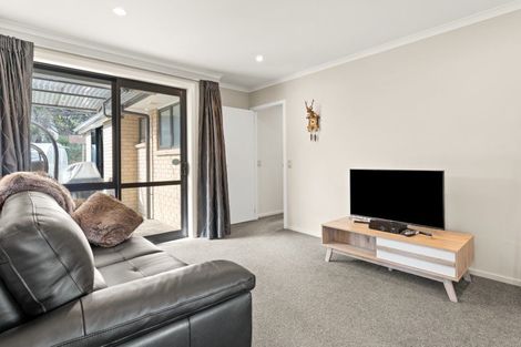 Photo of property in 10 Saint James Place, Fairfield, Dunedin, 9018