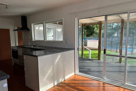 Photo of property in 89 Gossamer Drive, Pakuranga Heights, Auckland, 2010