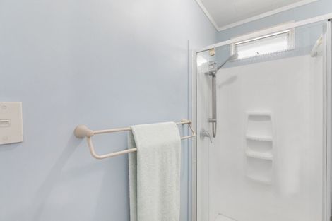 Photo of property in 2/119 Beach Haven Road, Beach Haven, Auckland, 0626