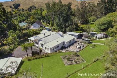 Photo of property in 9 Feltham Street, Hunterville, 4730