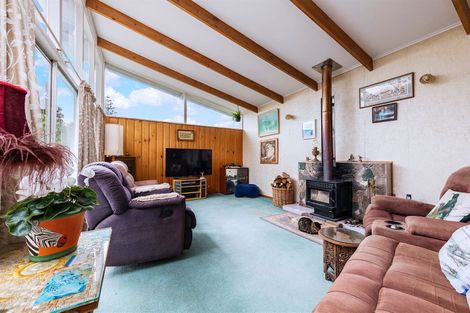 Photo of property in 20 Sunray Avenue, Titirangi, Auckland, 0604