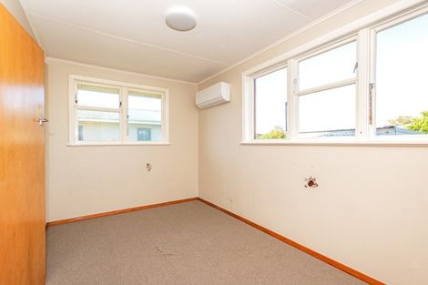 Photo of property in Clifton School, 71 Taumaihi Street, Bulls, 4818
