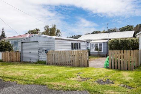 Photo of property in 52 Blake Street, Waitara, 4320