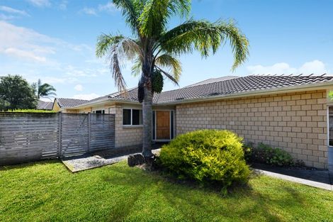 Photo of property in 8 Riverglade Parkway, Te Atatu South, Auckland, 0610