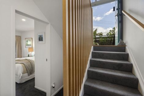 Photo of property in 2/76 Wairoa Road, Narrow Neck, Auckland, 0624