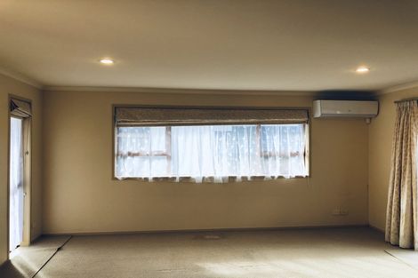 Photo of property in 17a Lesa Annis Place, Henderson, Auckland, 0612