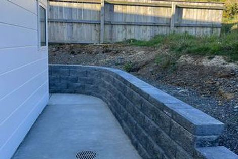 Photo of property in 115a Queen Charlotte Drive, Aotea, Porirua, 5024