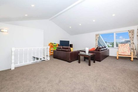 Photo of property in 1/28 Rangitoto Terrace, Milford, Auckland, 0620