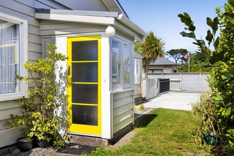 Photo of property in 23 Layard Street, Opunake, 4616