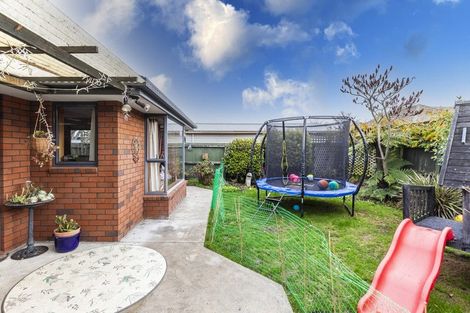 Photo of property in 2/14 Farquhars Road, Redwood, Christchurch, 8051