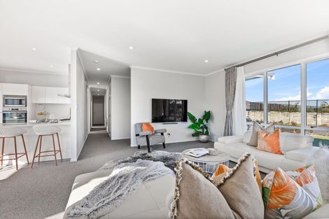 Photo of property in 5 Aro Mato Place, Huapai, Kumeu, 0810