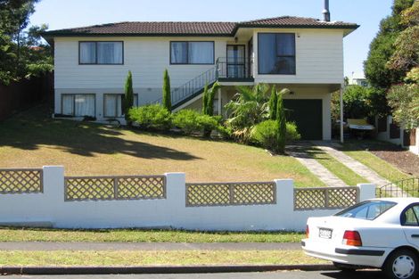 Photo of property in 39 Deverell Place, Northcross, Auckland, 0632