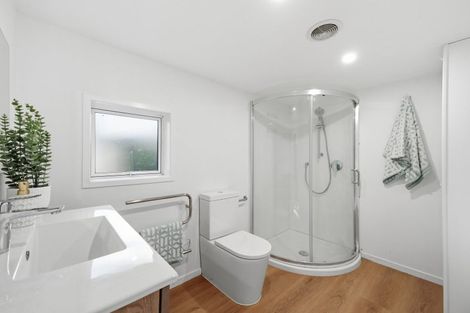 Photo of property in 1/4 Firth Road, Torbay, Auckland, 0630