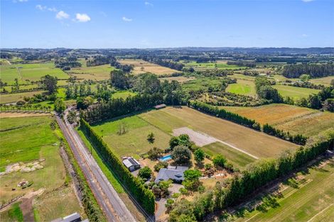 Photo of property in 230 Taupaki Road, Taupaki, Henderson, 0782