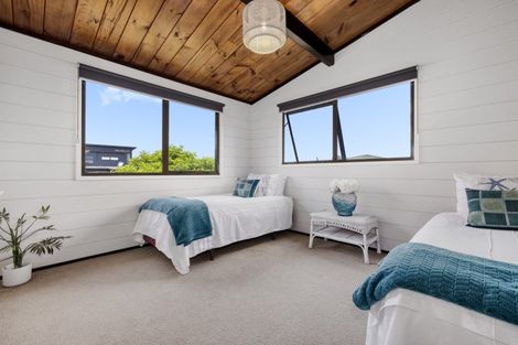 Photo of property in 32 Karewa Parade, Papamoa Beach, Papamoa, 3118