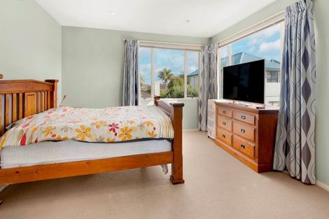 Photo of property in 25a Bluefin Way, West Harbour, Auckland, 0618