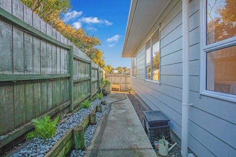 Photo of property in 1/41 Sungrove Rise, Sunnyvale, Auckland, 0612