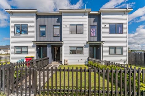 Photo of property in 4 Lumbarda Drive, Kumeu, 0810