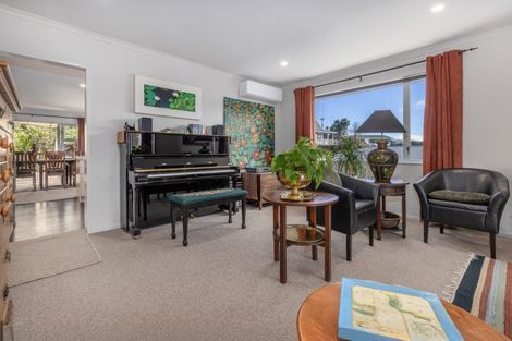 Photo of property in 47 Saint Ives Drive, Camborne, Porirua, 5026