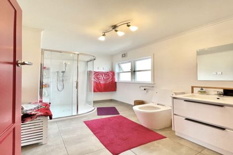 Photo of property in 2 Somme Road, Silverstream, Upper Hutt, 5019