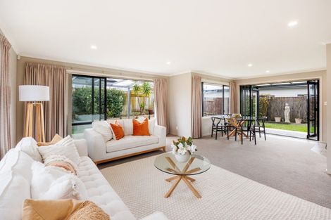 Photo of property in 7 Lorenzo Place, Kelvin Grove, Palmerston North, 4414